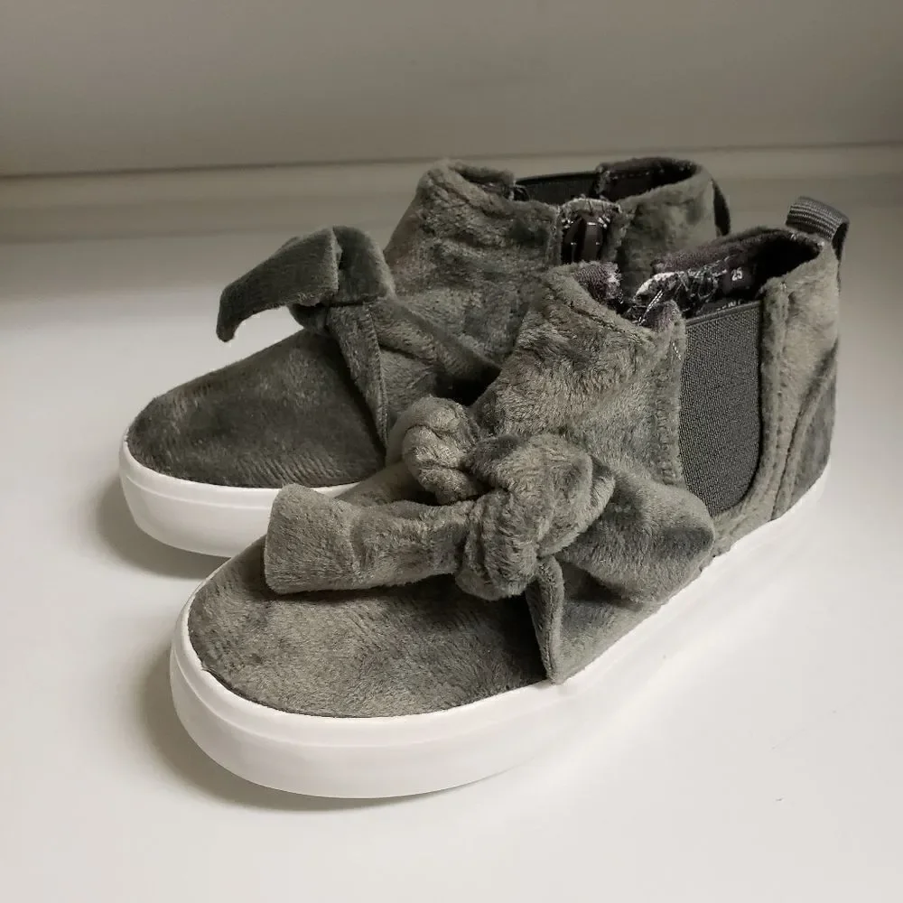 Capelli New York Toddler Fashion Bow Side Zip Sneakers Size 8